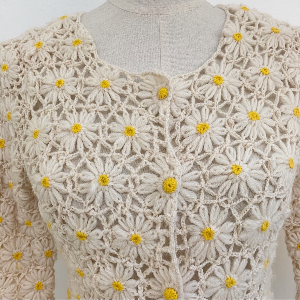 SOLD Vintage Knit Crochet Daisy Cardigan Sweater - Picture 5 of 13